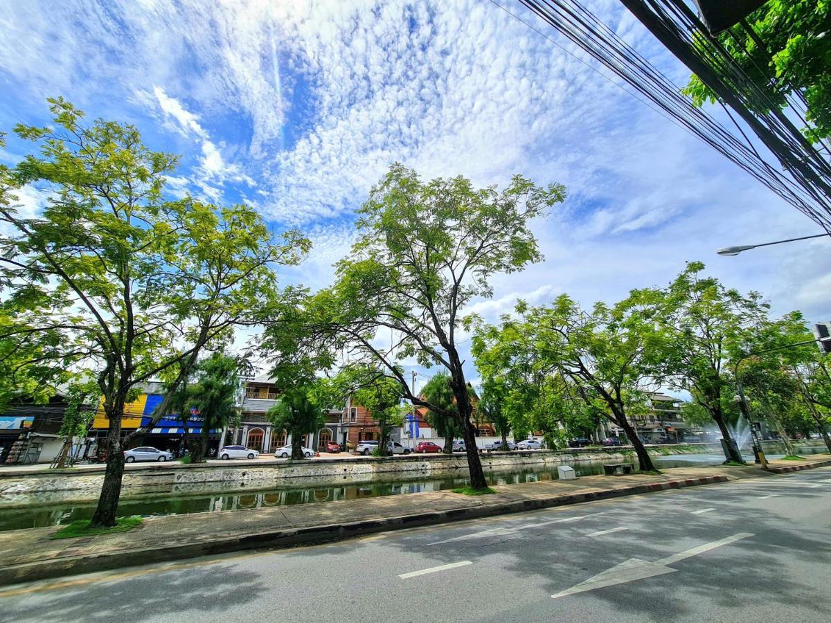 Bed And Terrace Guesthouse Chiang Mai Bagian luar foto