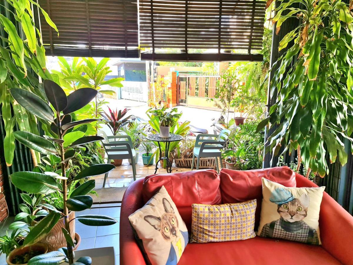 Bed And Terrace Guesthouse Chiang Mai Bagian luar foto
