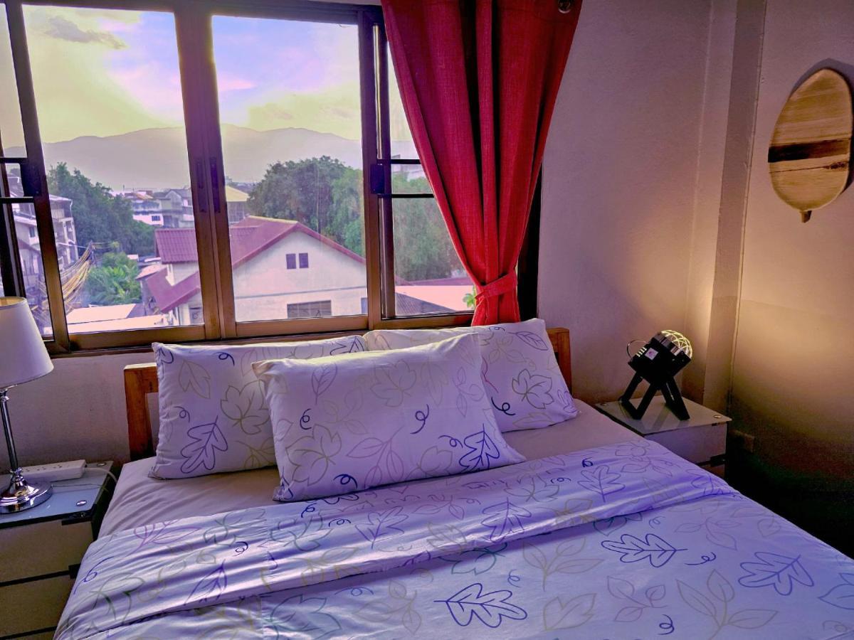 Bed And Terrace Guesthouse Chiang Mai Bagian luar foto