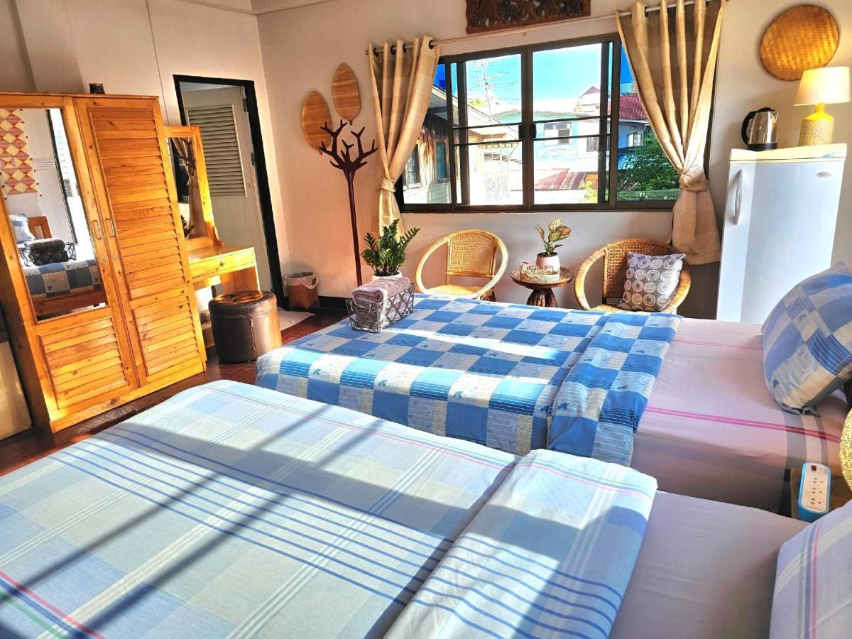 Bed And Terrace Guesthouse Chiang Mai Bagian luar foto