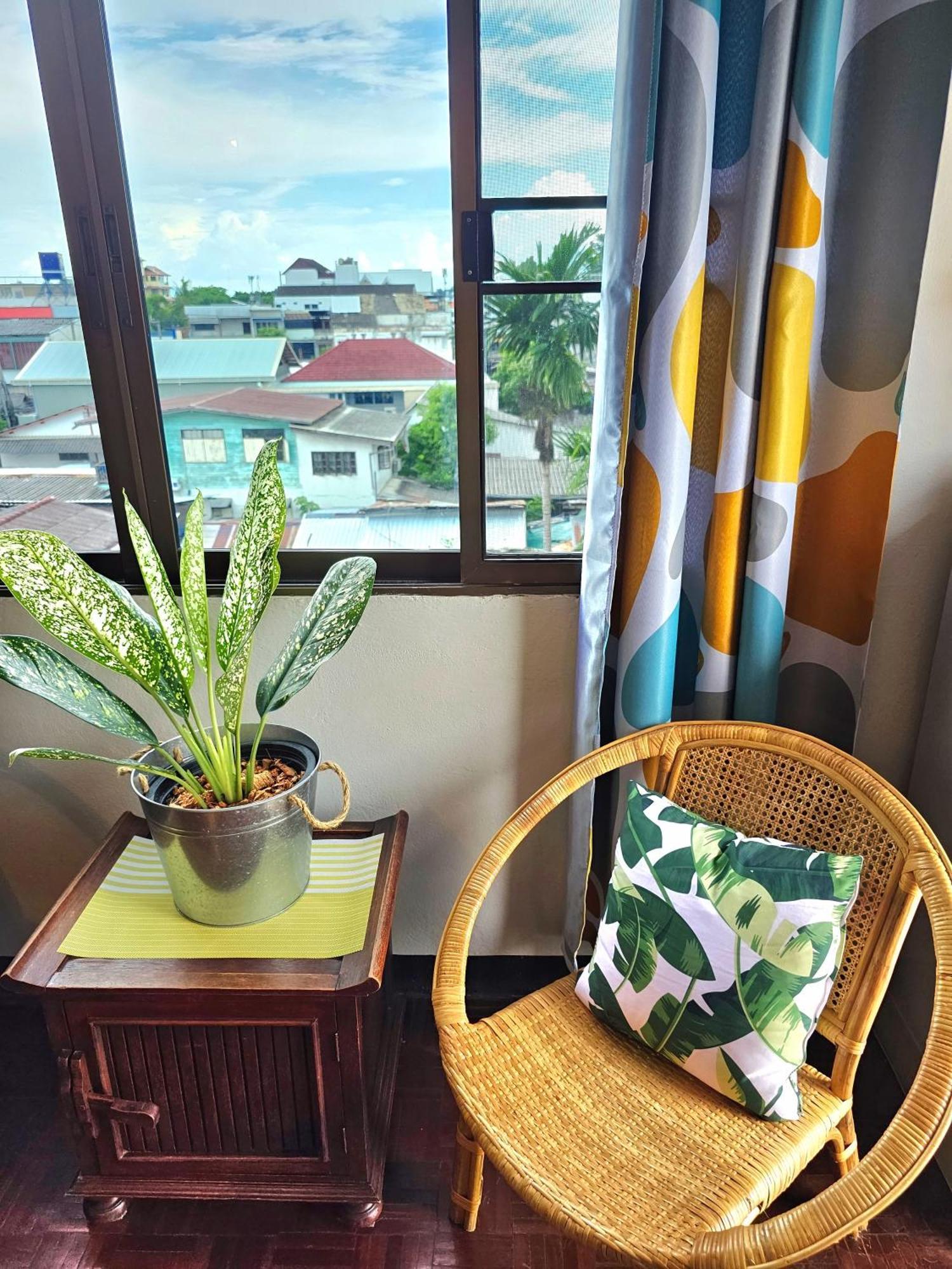 Bed And Terrace Guesthouse Chiang Mai Bagian luar foto