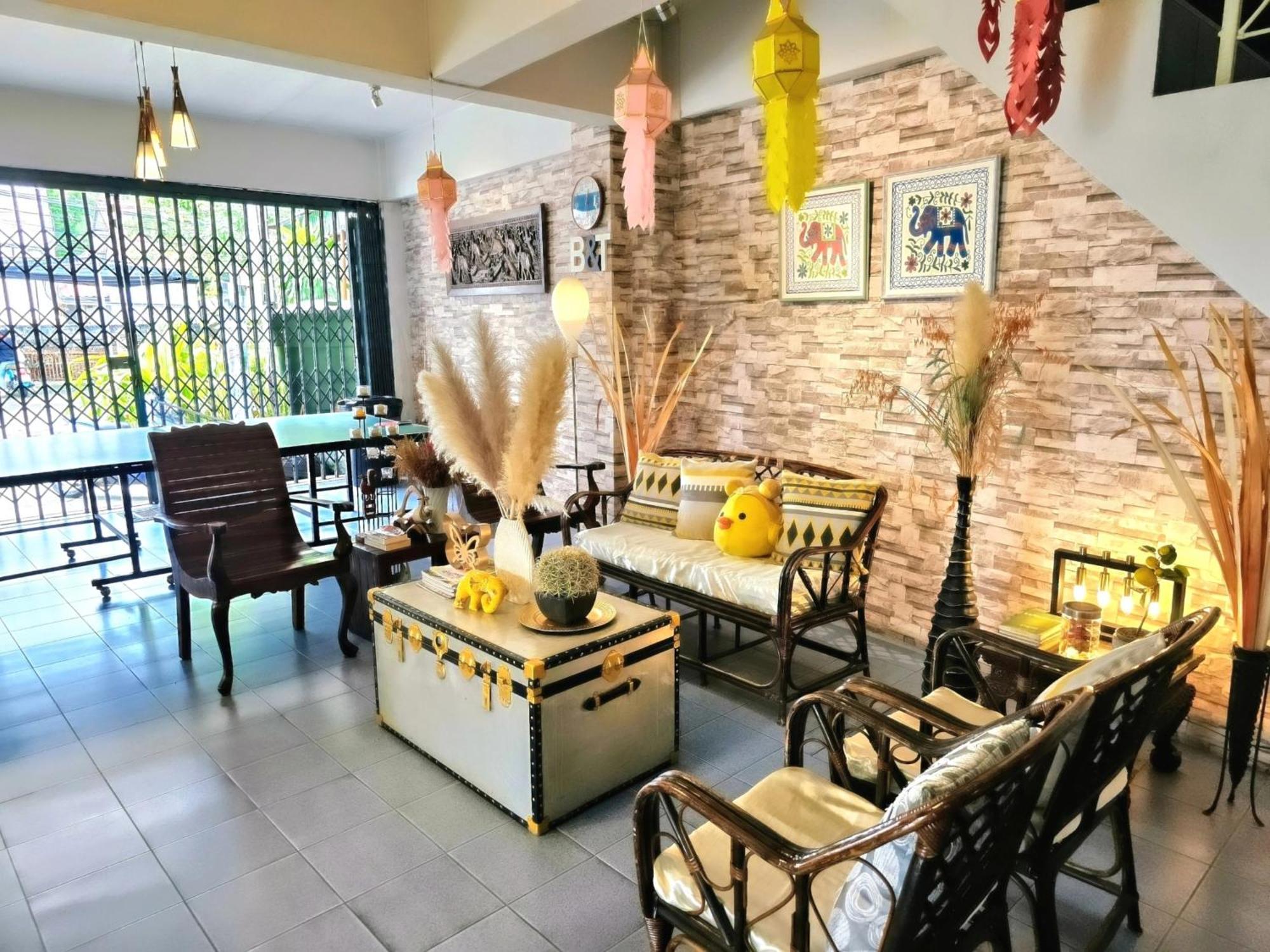 Bed And Terrace Guesthouse Chiang Mai Bagian luar foto