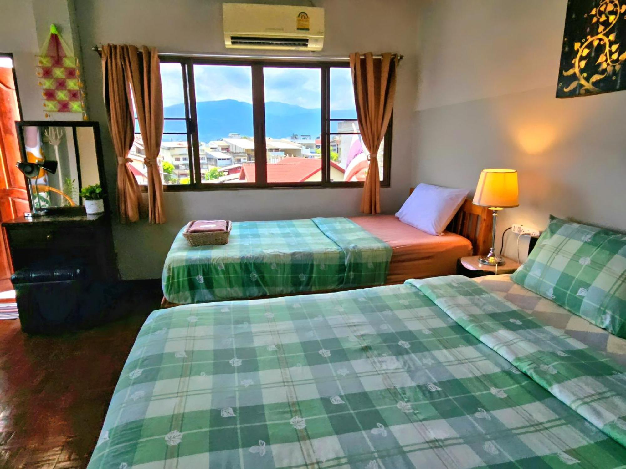 Bed And Terrace Guesthouse Chiang Mai Bagian luar foto